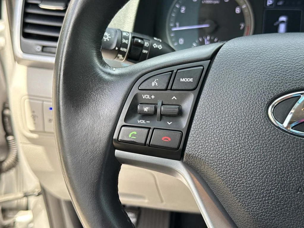 Used 2017  Hyundai Sport image 41
