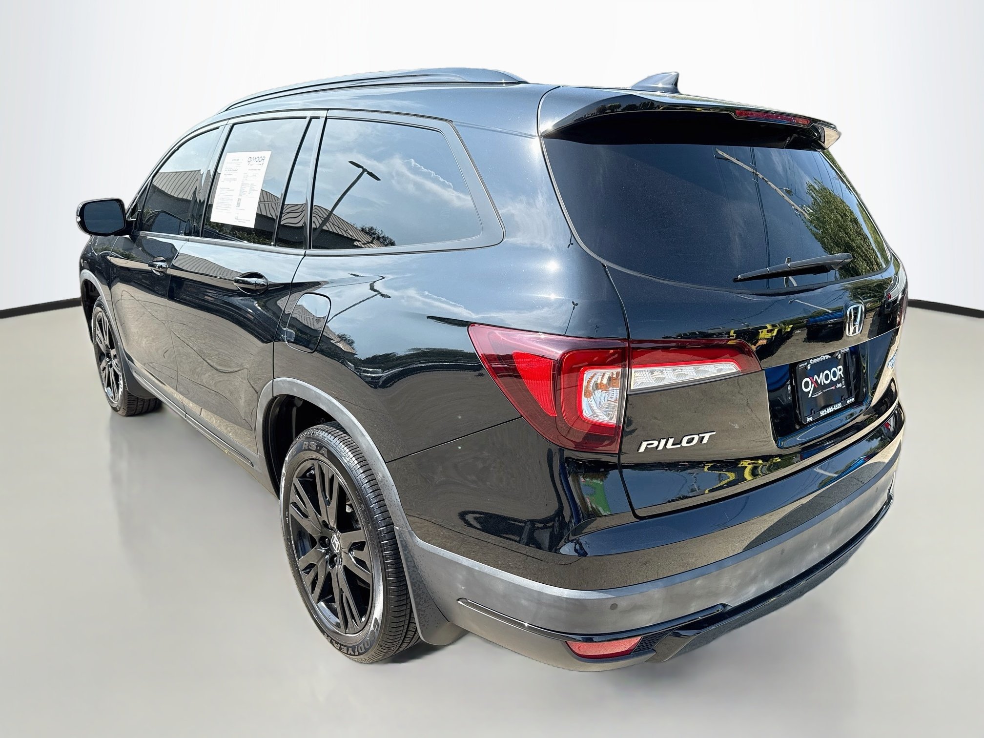 Used 2021 Crystal Black Pearl Honda Black Edition image 5