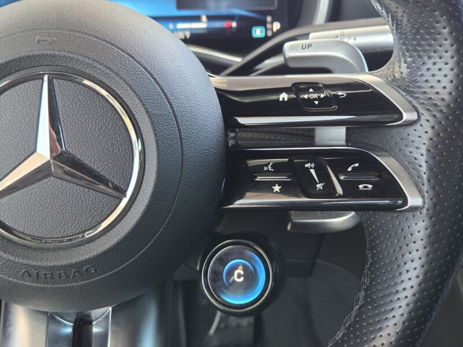 Certified Used 2022 MANUFAKTUR Moonlight White Metallic Mercedes-Benz AMG® SL 55 image 25