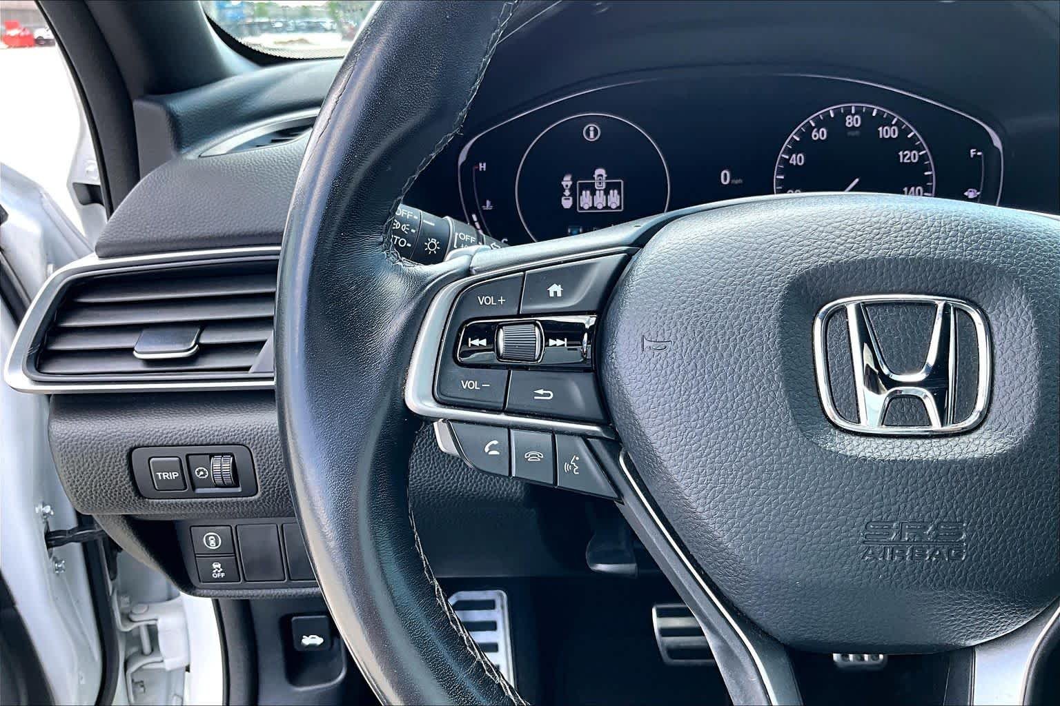 Used 2022 Platinum White Pearl Honda Sport image 21