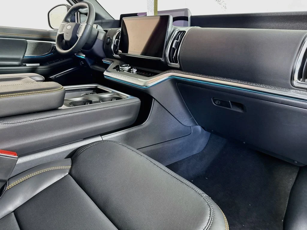 New 2027 Glacier Gray Metallic Tri-Coat Ford Tremor® image 32