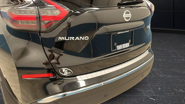 Used 2020 Super Black Metallic Nissan Platinum image 39