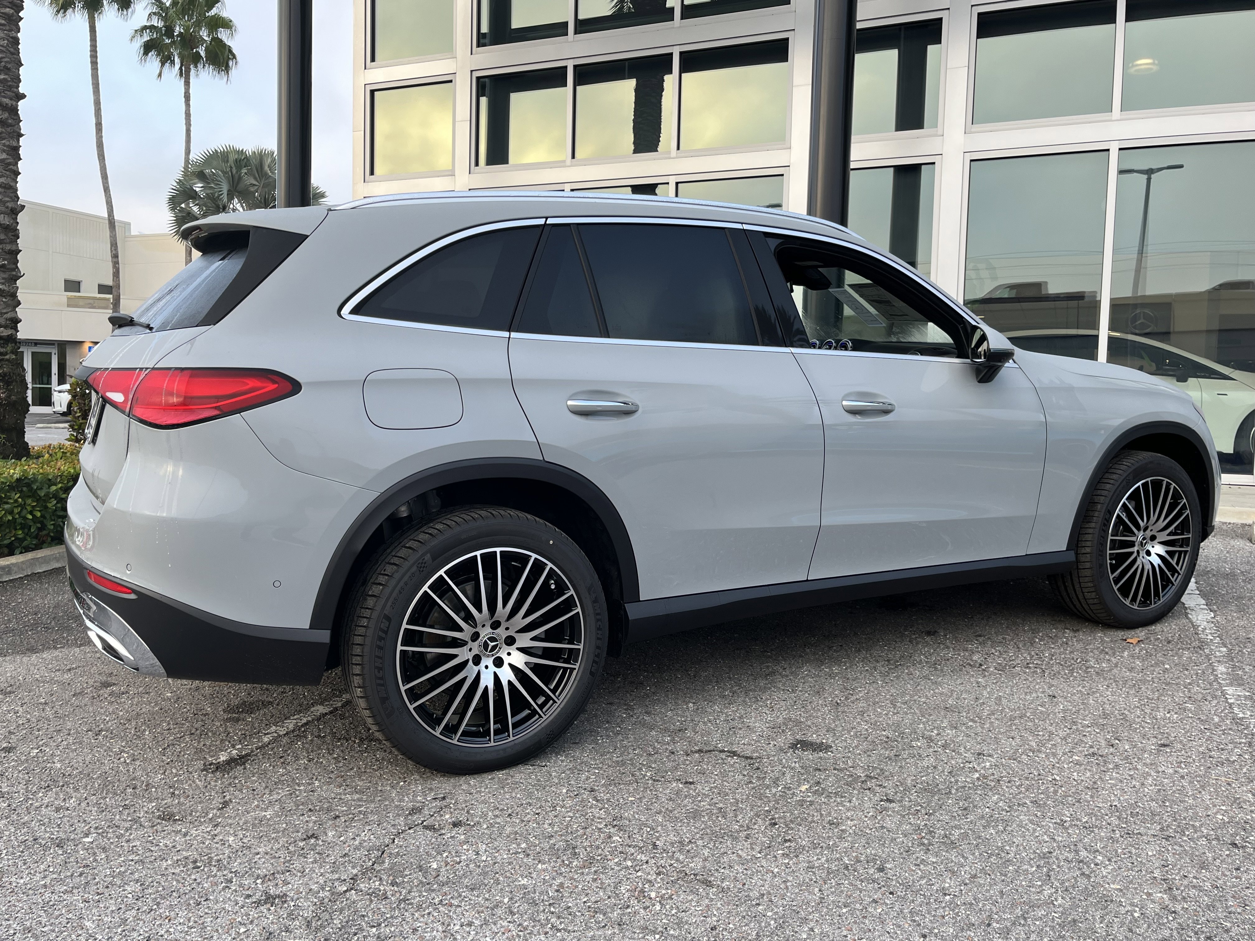 New 2026 MANUFAKTUR Alpine Grey Mercedes-Benz GLC 300 image 7