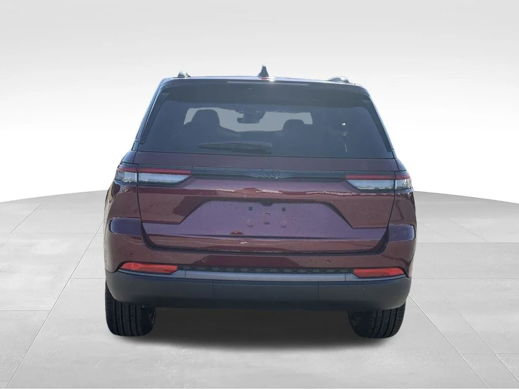 New 2026 Velvet Red Pearl-Coat Exterior Paint Jeep Limited image 4