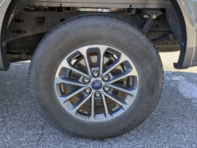 Used 2020 Magnetic Ford XLT image 9