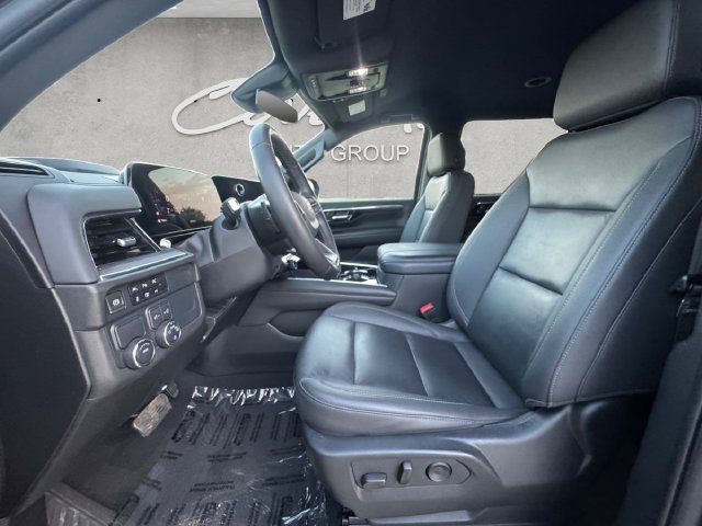 2025 Chevrolet Suburban LT - Photo 19