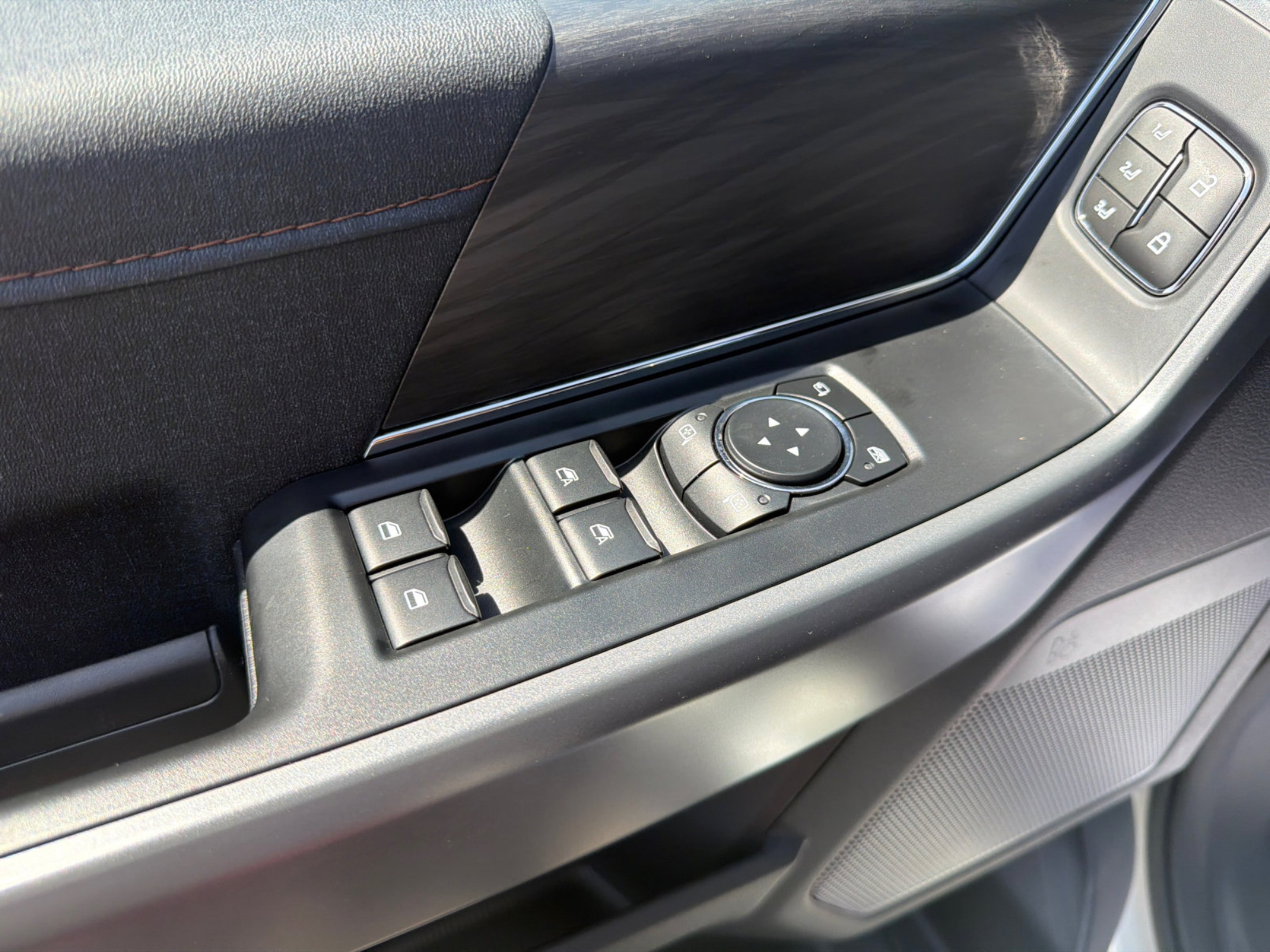 New 2026 Star White Metallic Tri-Coat Ford Lariat® image 16