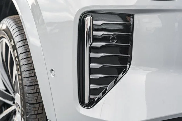 New 2026 Vapour Grey Volvo B6 Plus 7-Seater image 15