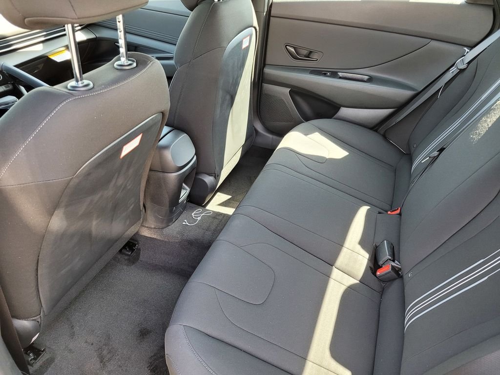 2025 Hyundai Elantra Blue - Photo 6