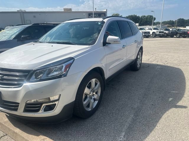 Used 2017 Chevrolet Traverse Premier with VIN 1GNKVJKD2HJ335631 for sale in Kansas City