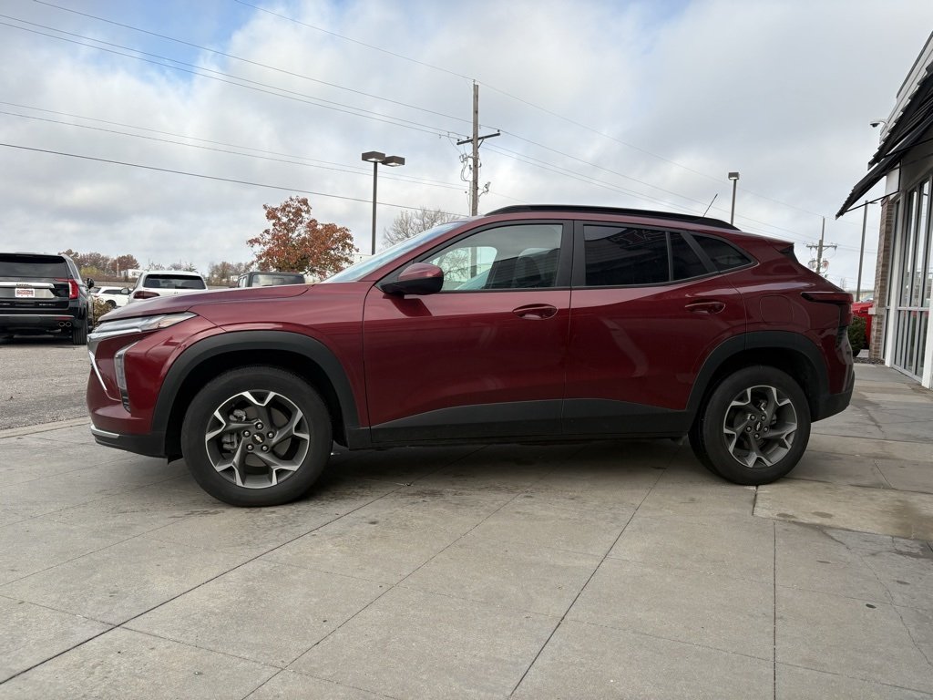 2024 Chevrolet Trax LT photo 4