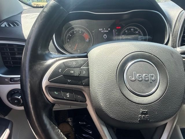 Used 2021 Bright White Clearcoat Jeep Latitude Lux image 20