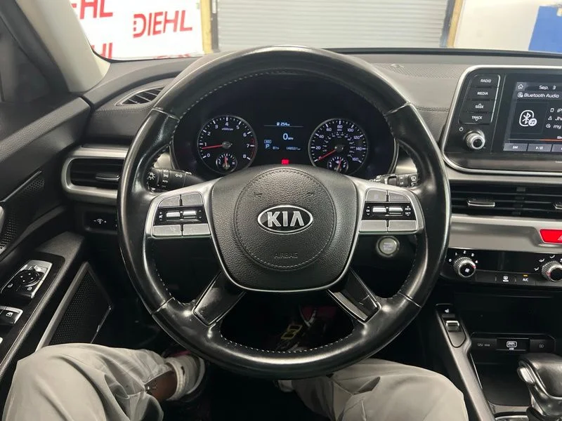 Used 2020 Silver Kia S image 23