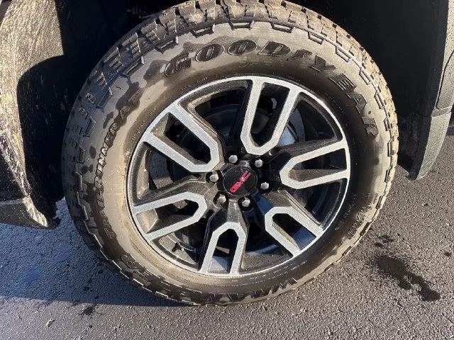 New 2026 Onyx Black GMC AT4 image 30