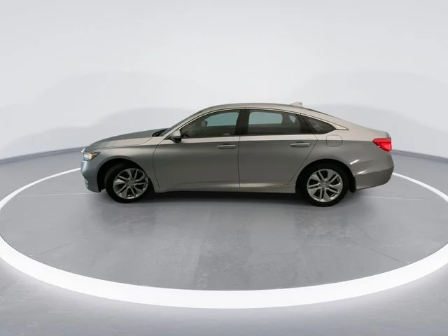 Used 2018  Honda LX image 3