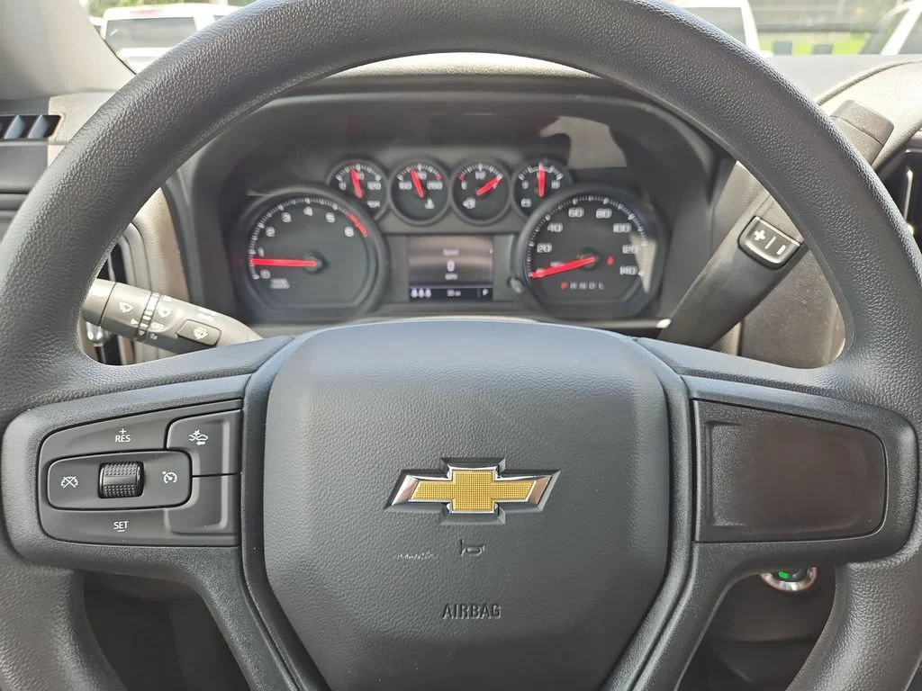 New 2026 Summit White Chevrolet WT image 15