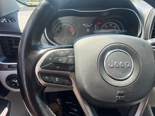 Used 2021 White Jeep Latitude Lux image 20