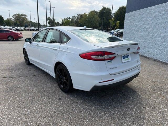 Used 2019 Oxford White Ford SE image 3