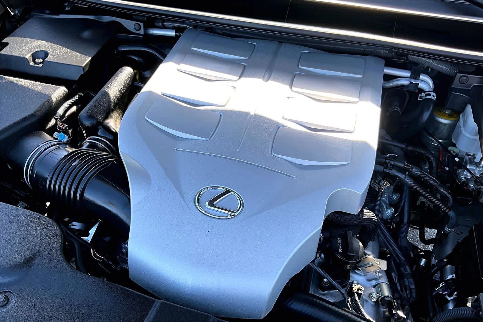 Used 2015 Silver Lining Metallic Lexus  image 31