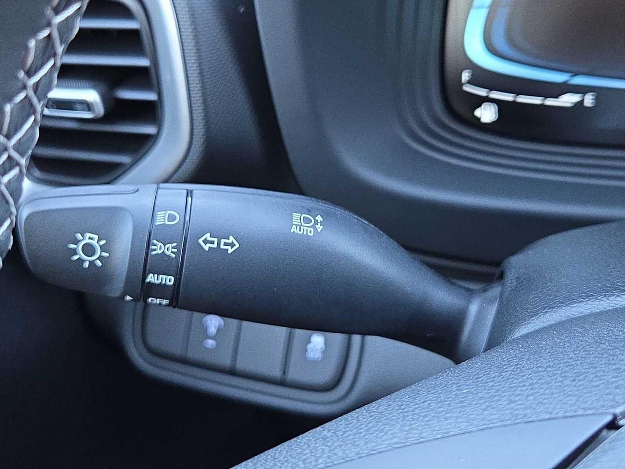 2026 Hyundai Venue SEL - Photo 27