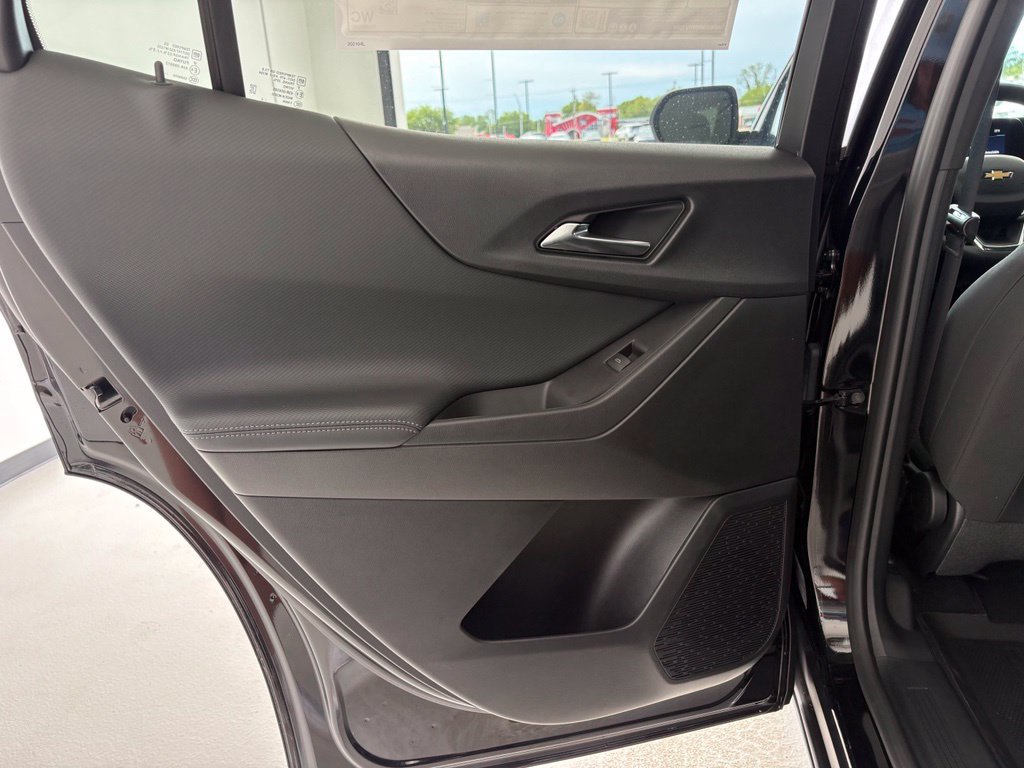 2027 Chevrolet Equinox LT - Photo 27