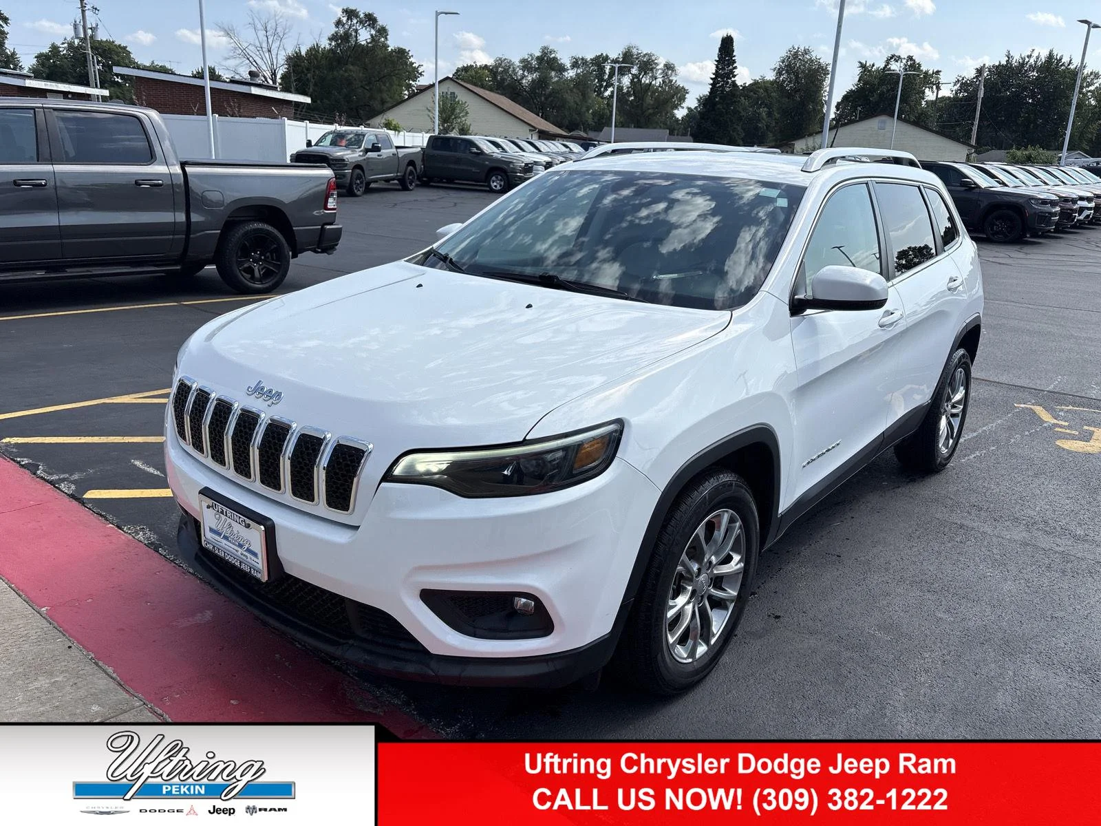 Used 2021 Bright White Clearcoat Jeep Latitude Lux image 1