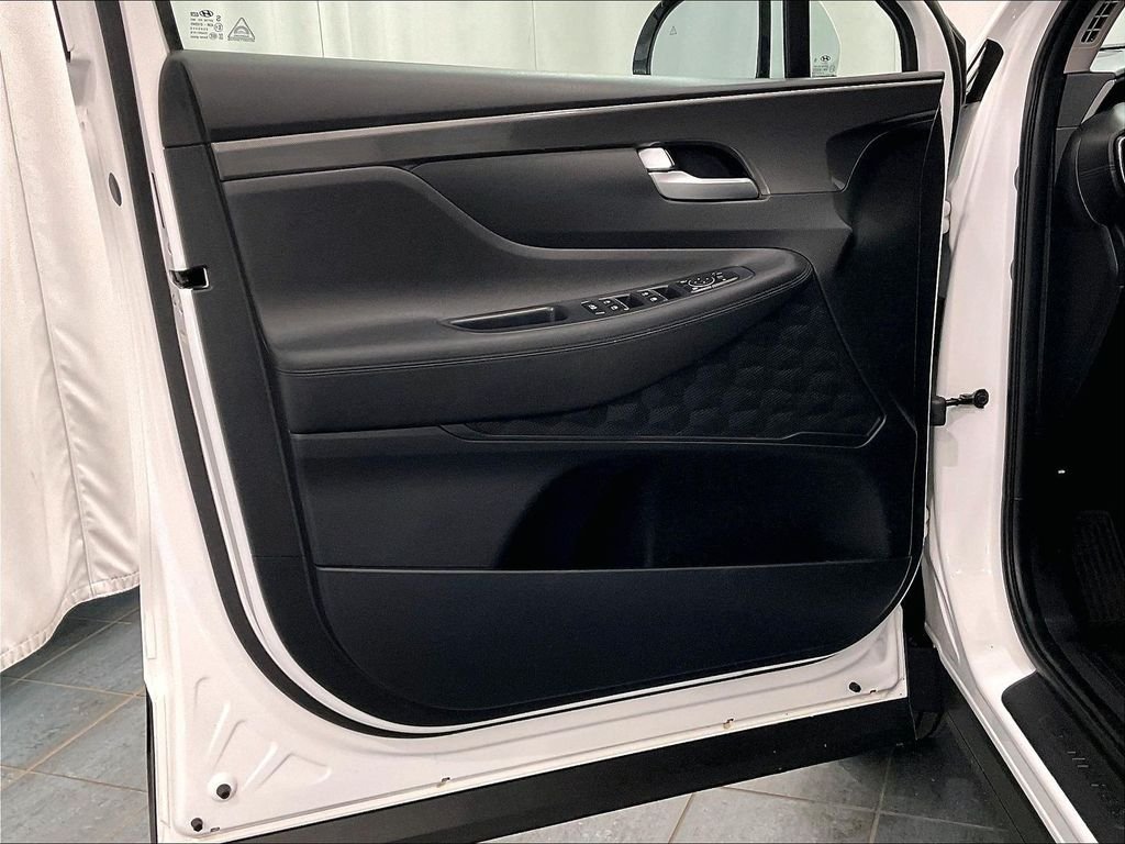 Used 2023 White Hyundai SEL image 9