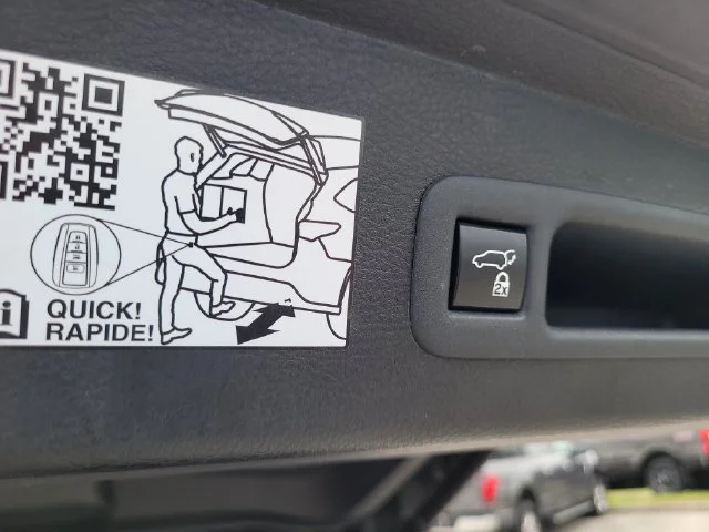 Certified Used 2021  Toyota XLE image 11