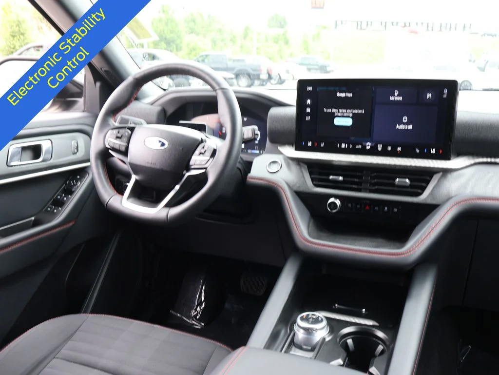 Certified Used 2025 Gray Metallic Ford ST-Line image 15