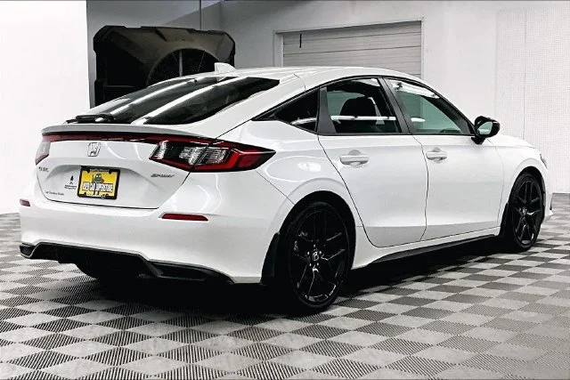 Used 2024 Platinum White Pearl Honda Sport image 13