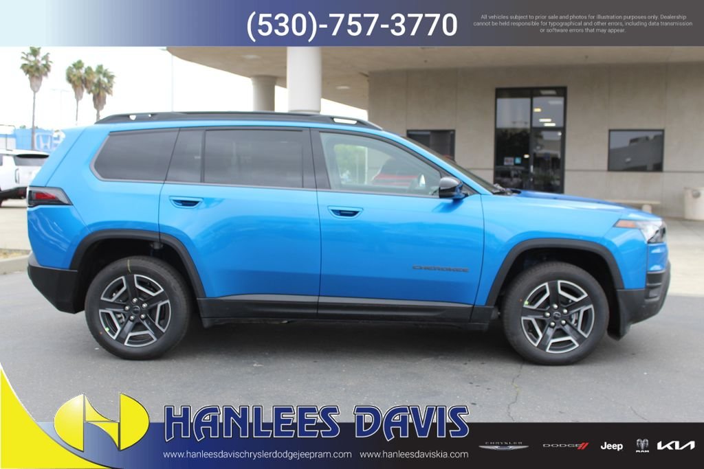 New 2026 Hydro Blue Pearl-Coat Exterior Paint Jeep Limited image 6