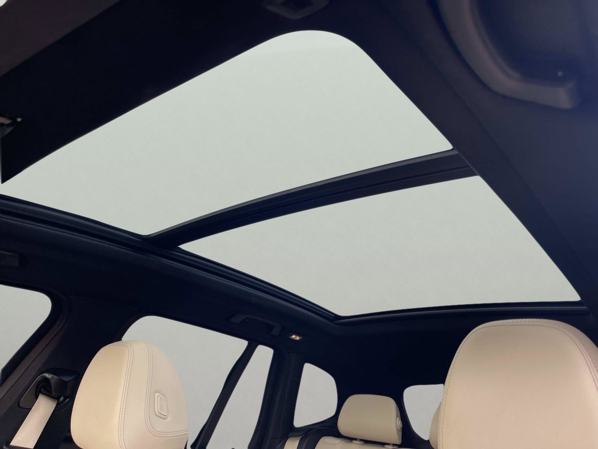 Used 2022 Jet Black BMW sDrive30i image 31