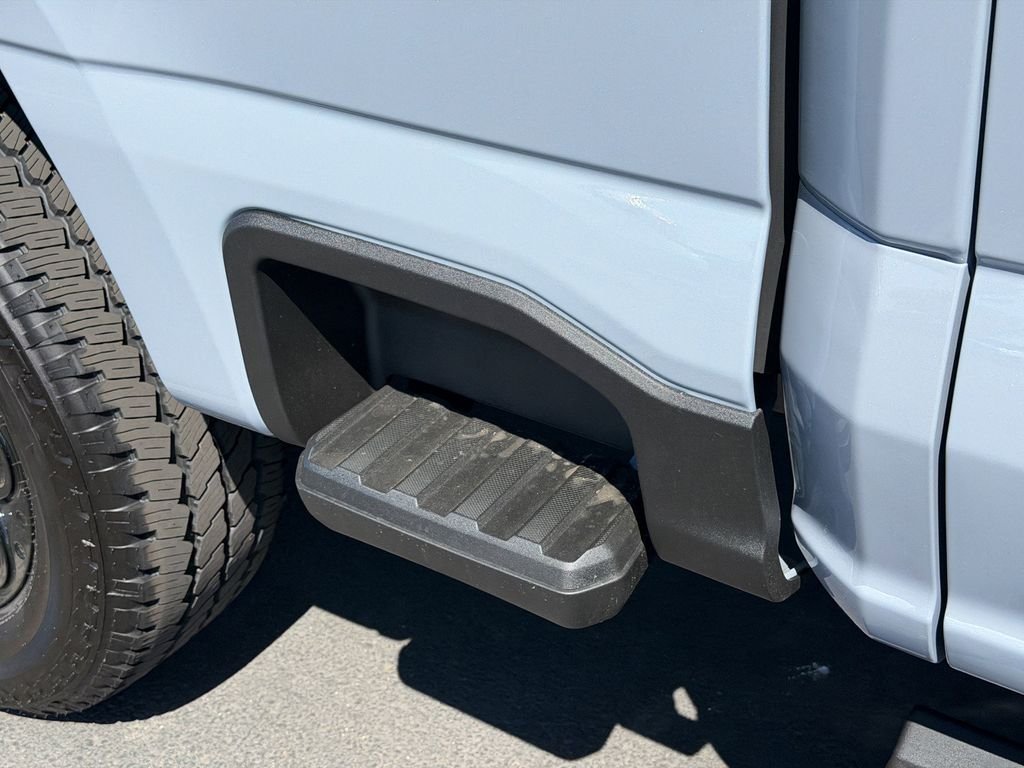 New 2026 Glacier Gray Metallic Tri-Coat Ford F-250® Lariat® image 7
