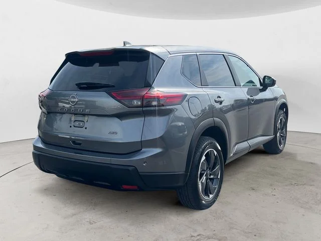 Used 2025 Gray Nissan SV image 5