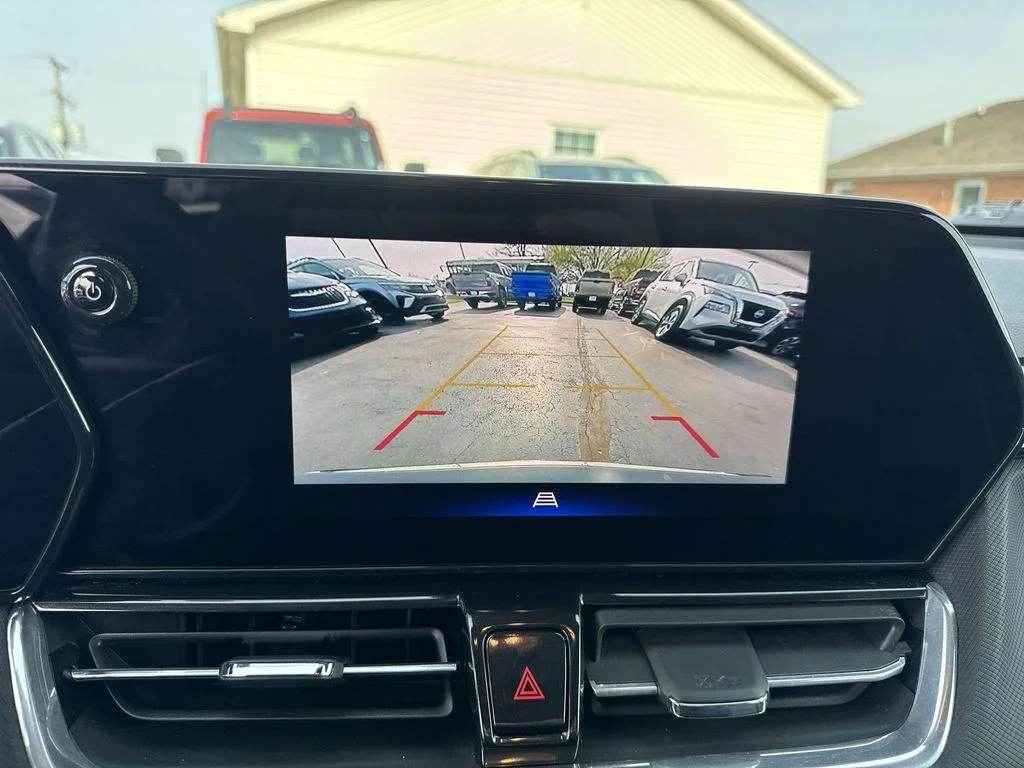 Used 2025 Gray Chevrolet ACTIV image 17
