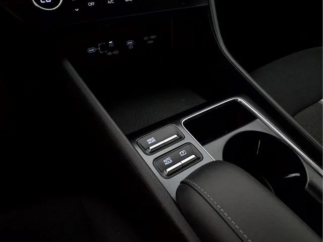 Used 2024  Hyundai SEL image 6