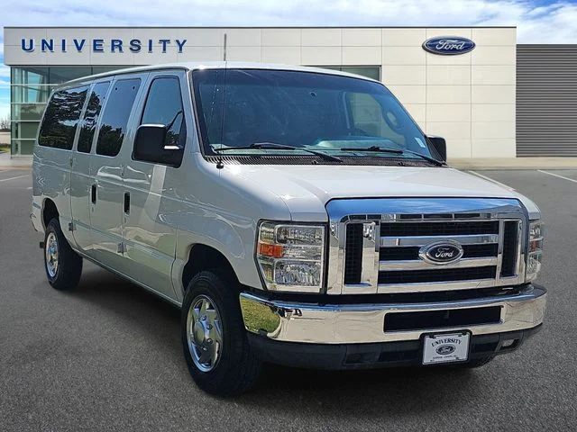 Used 2010 White Ford XLT image 1