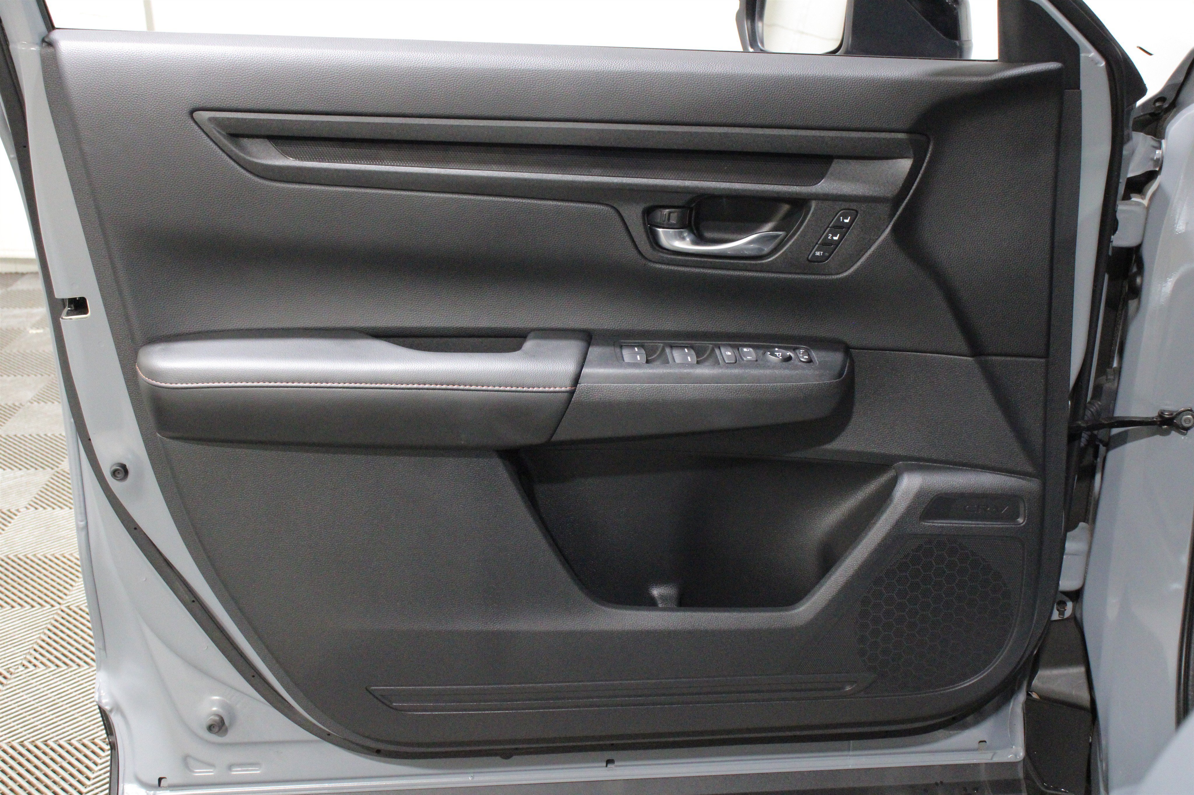 Used 2025 Crystal Black Pearl Honda Sport-L image 6