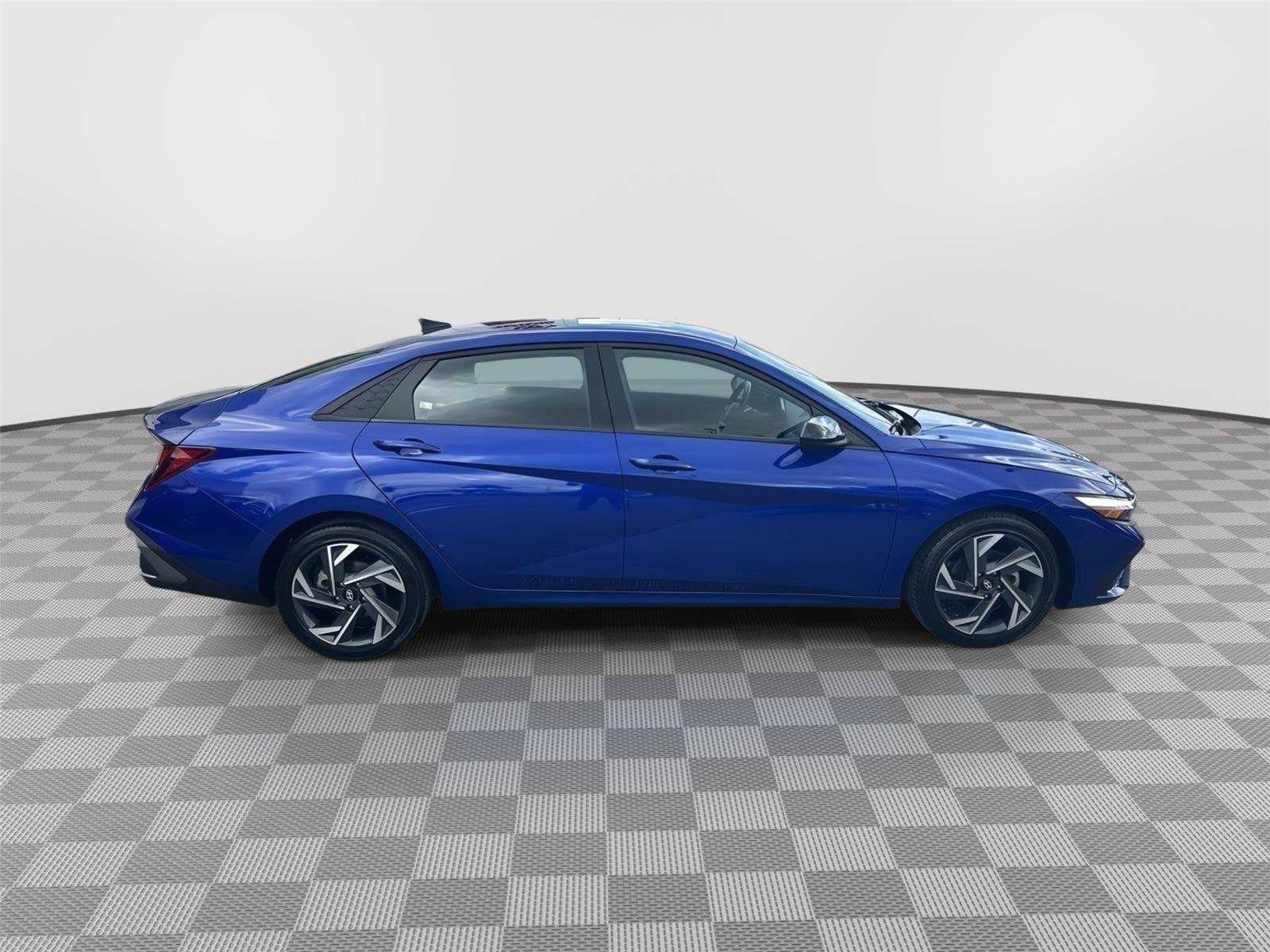 Used 2025 Intense Blue Hyundai SEL Sport image 4