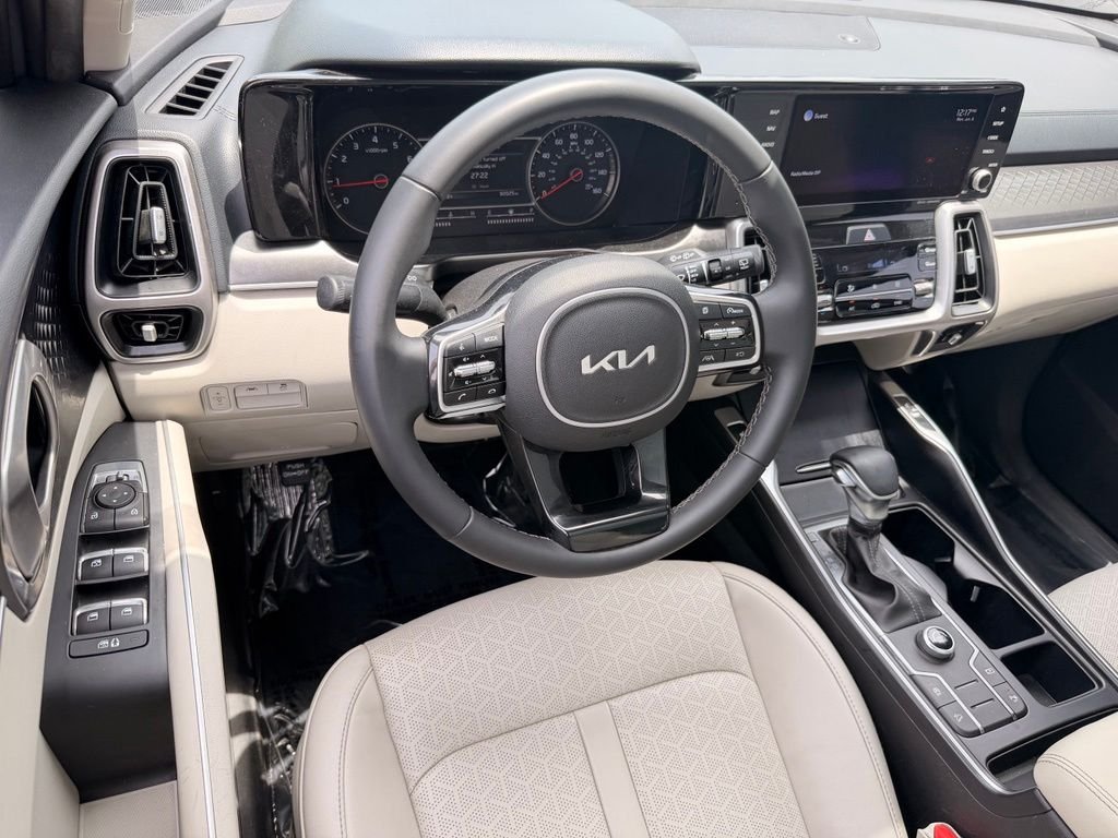 Used 2022 Silver Kia S image 23