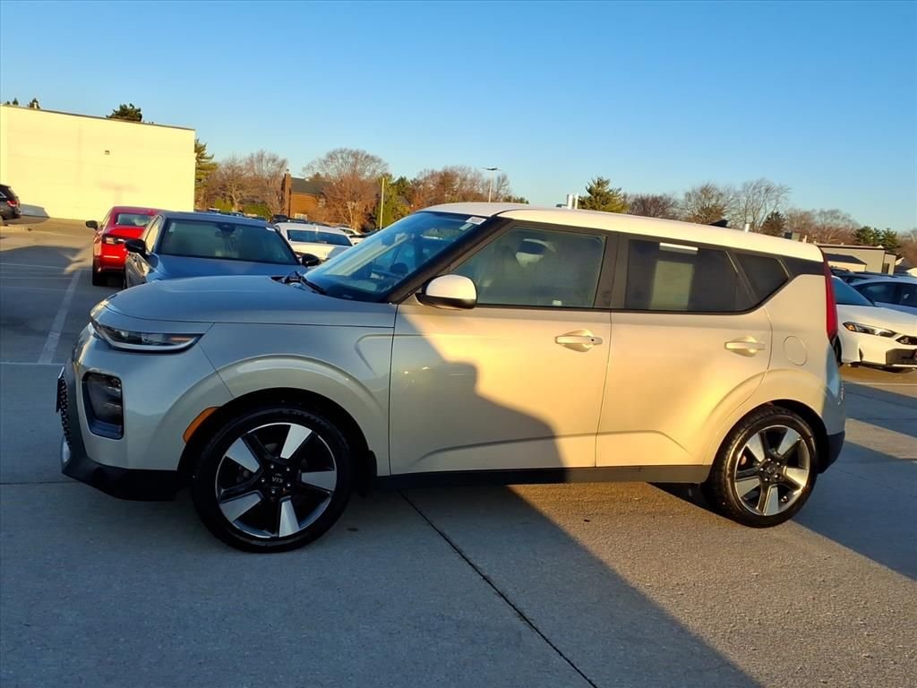 Used 2020 Kia Soul EX with VIN KNDJ33AU7L7012480 for sale in Savoy, IL