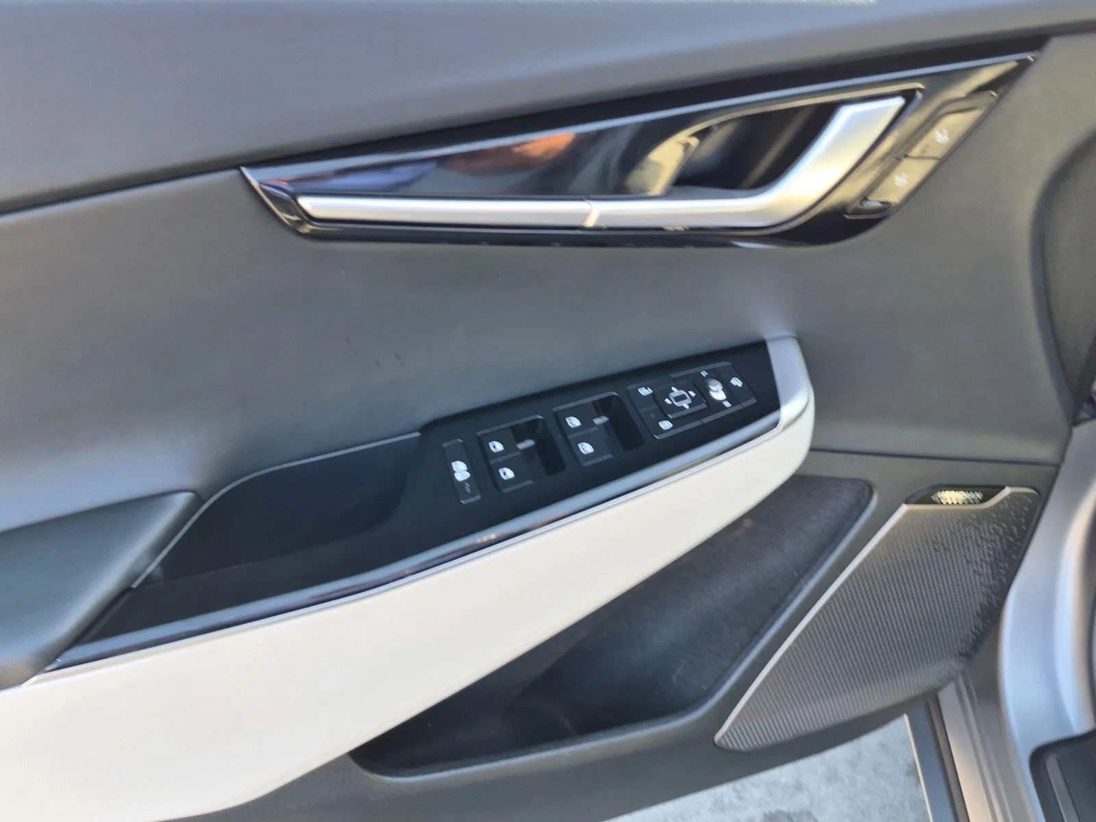 Used 2023 Steel Matte Gray Kia GT-Line image 19
