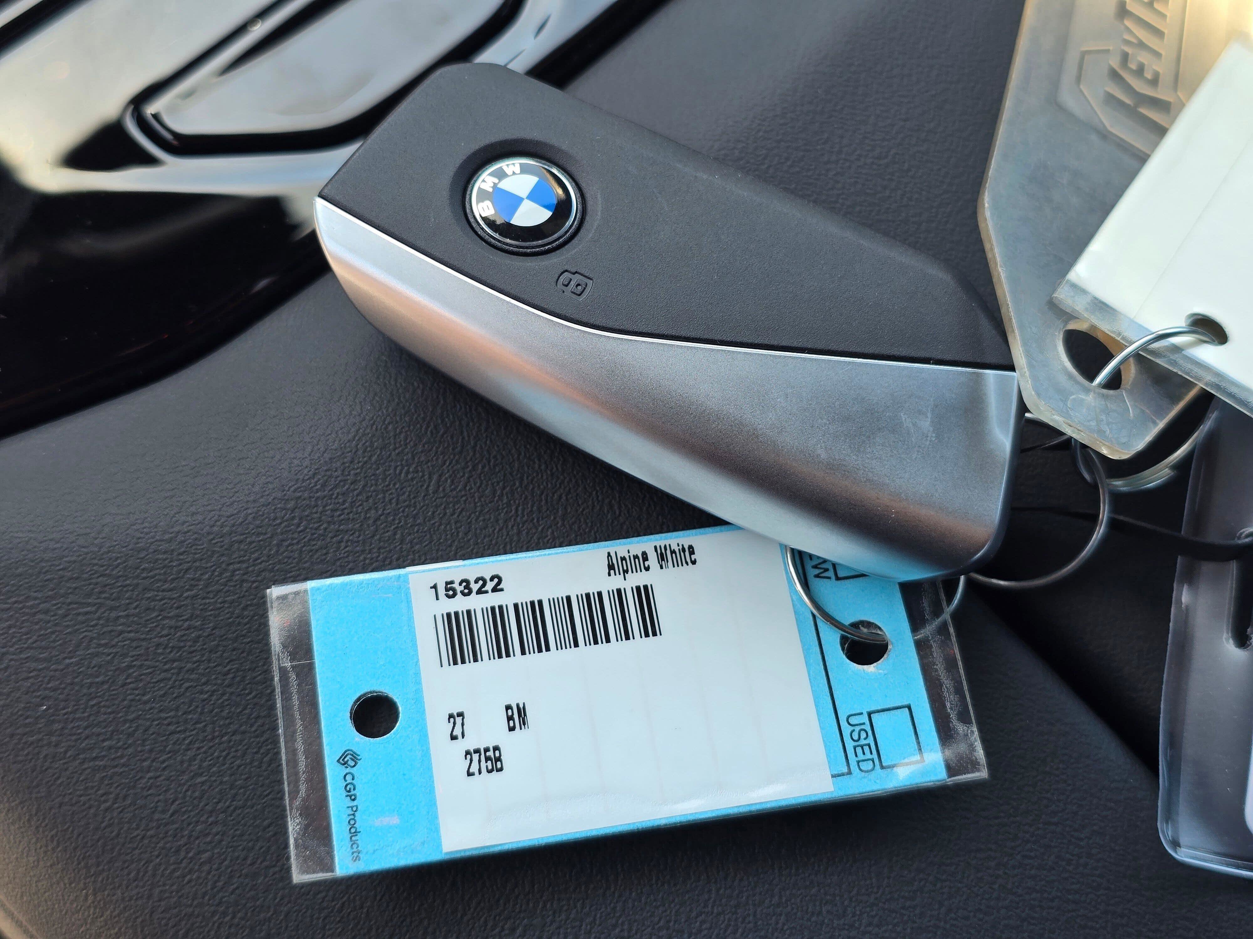 New 2027 Alpine White BMW 530i xDrive image 32