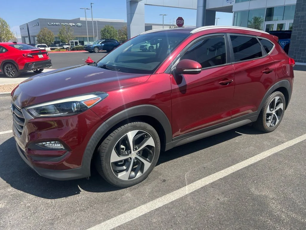 Used 2016 Red Hyundai Sport image 4