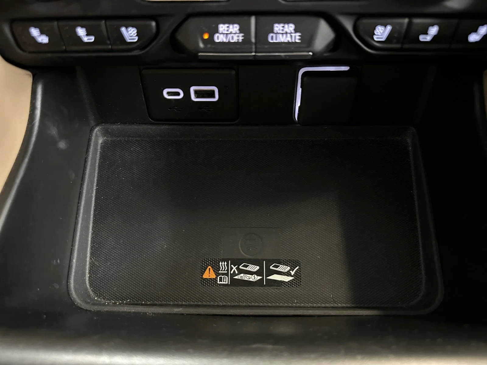 Used 2023 Iridescent Pearl Tricoat Chevrolet Premier image 21