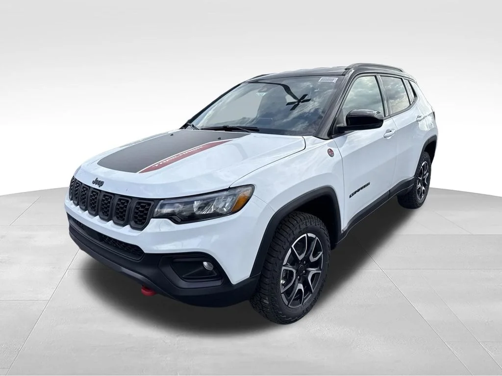New 2026 Bright White Clear-Coat Exterior Paint Jeep Trailhawk image 7