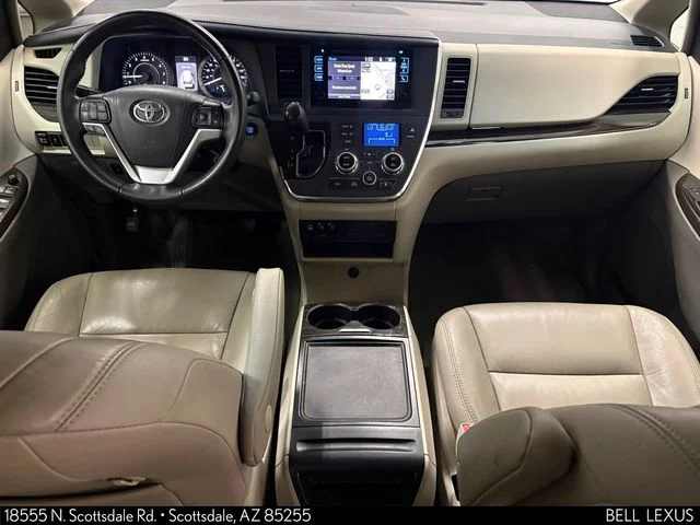 Used 2017  Toyota XLE image 26