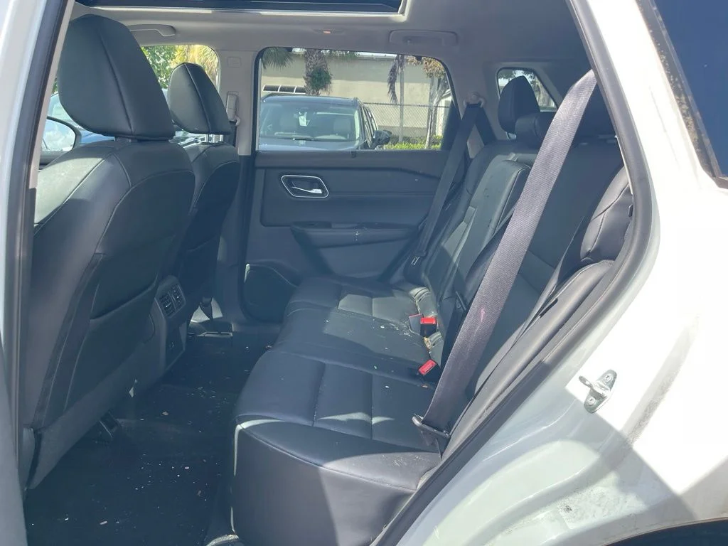 Used 2021 White Nissan SV image 7