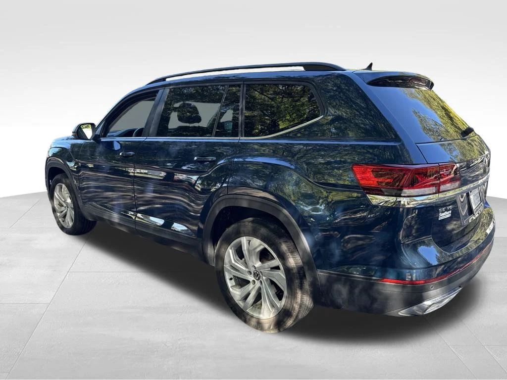 Used 2021 Blue Volkswagen 3.6L V6 SE w/Technology image 2