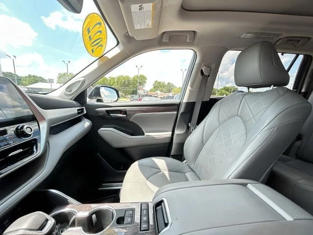 Used 2022 Gray Toyota Platinum image 55